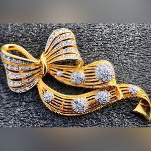 Vintage 1950s Antique Gold Toned Ribbon Shape Sparkly Rhinestone Studded Brooch